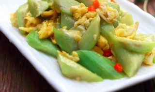 丝瓜炒鸡蛋怎么做好吃(丝瓜炒鸡蛋怎么做好吃又简单)