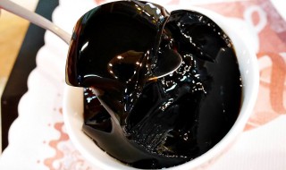 仙草粉怎么煮成仙草冻(仙草粉怎么煮成仙草冻窍门)
