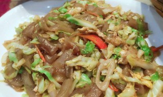 怎样炒河粉好吃又简单(怎样炒河粉好吃又简单视频窍门)