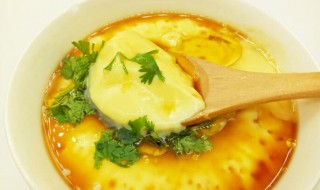 鸡蛋羹怎么蒸出来又嫩又滑(豆腐鸡蛋羹怎么蒸出来又嫩又滑)