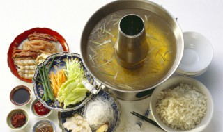 夏天火锅的制作方法(夏季火锅菜谱大全窍门)