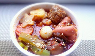 麻辣烫怎么做最好吃(在家麻辣烫怎么做最好吃)