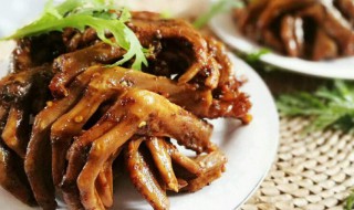 鸭脚怎么做好吃(鸭脚怎么做好吃又软烂)